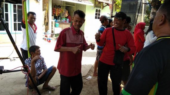 Aksi Joget Peserta Jalan Sehat RW-3 saat Pembagian Doorprize