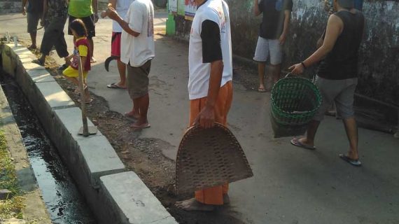 Kerja Bakti RW-3 Pasuruhan Lor, Menyambut Bulan Suci Ramadan 1439H